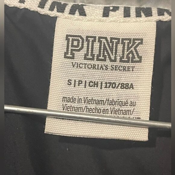 Limited release PINK Victoria’s Secret holographic puffer jacket sz S - Picture 6 of 6